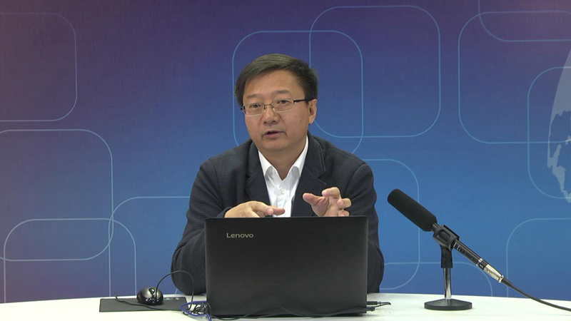 李俊峰教授在直播现场